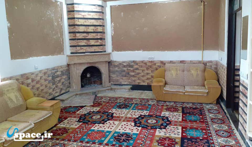 اتاق سنتی اقامتگاه بوم گردی حاج بی بی - رابر - روستای گنجان